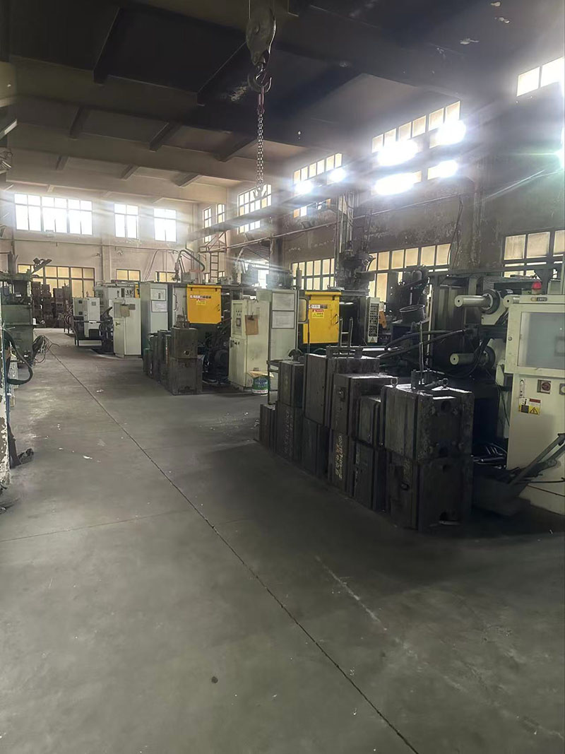 1761804185162472.jpg 压铸车间.jpg